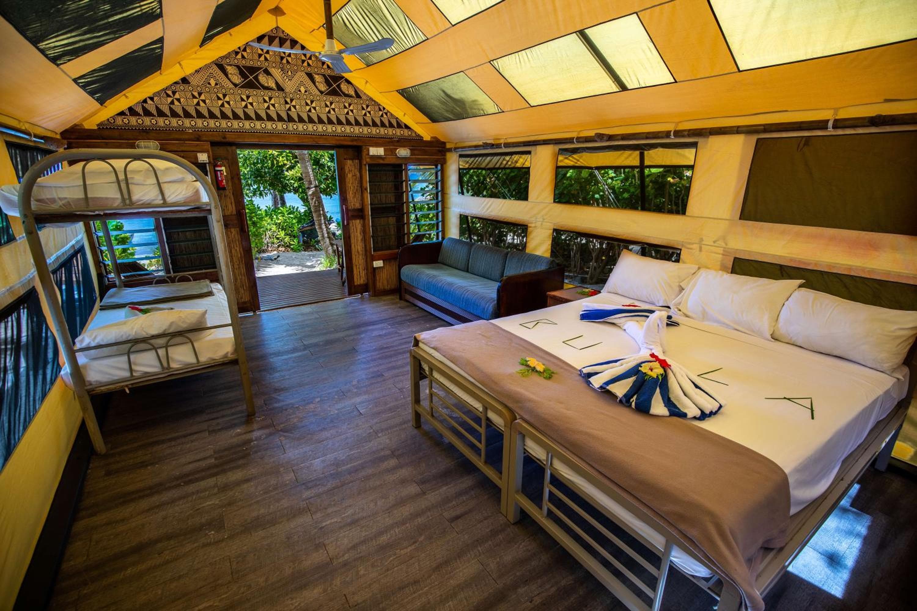 Barefoot Manta Island Resort property photograph