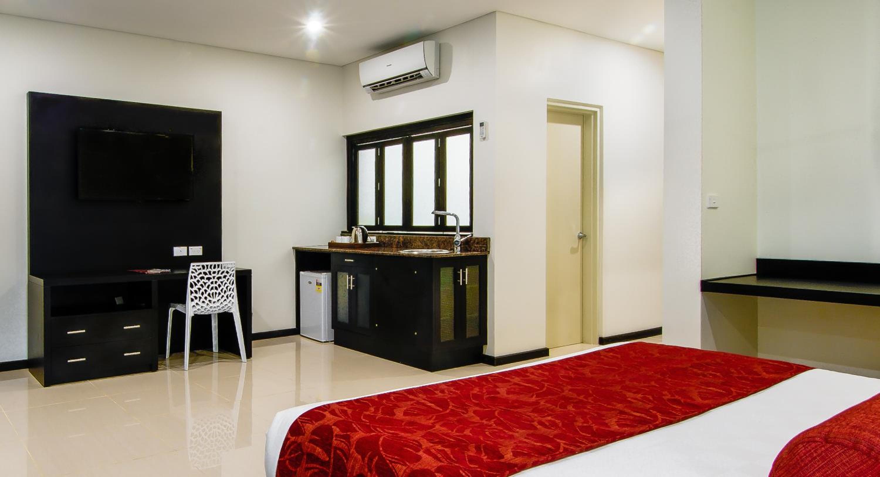 Tanoa Waterfront Hotel property photograph