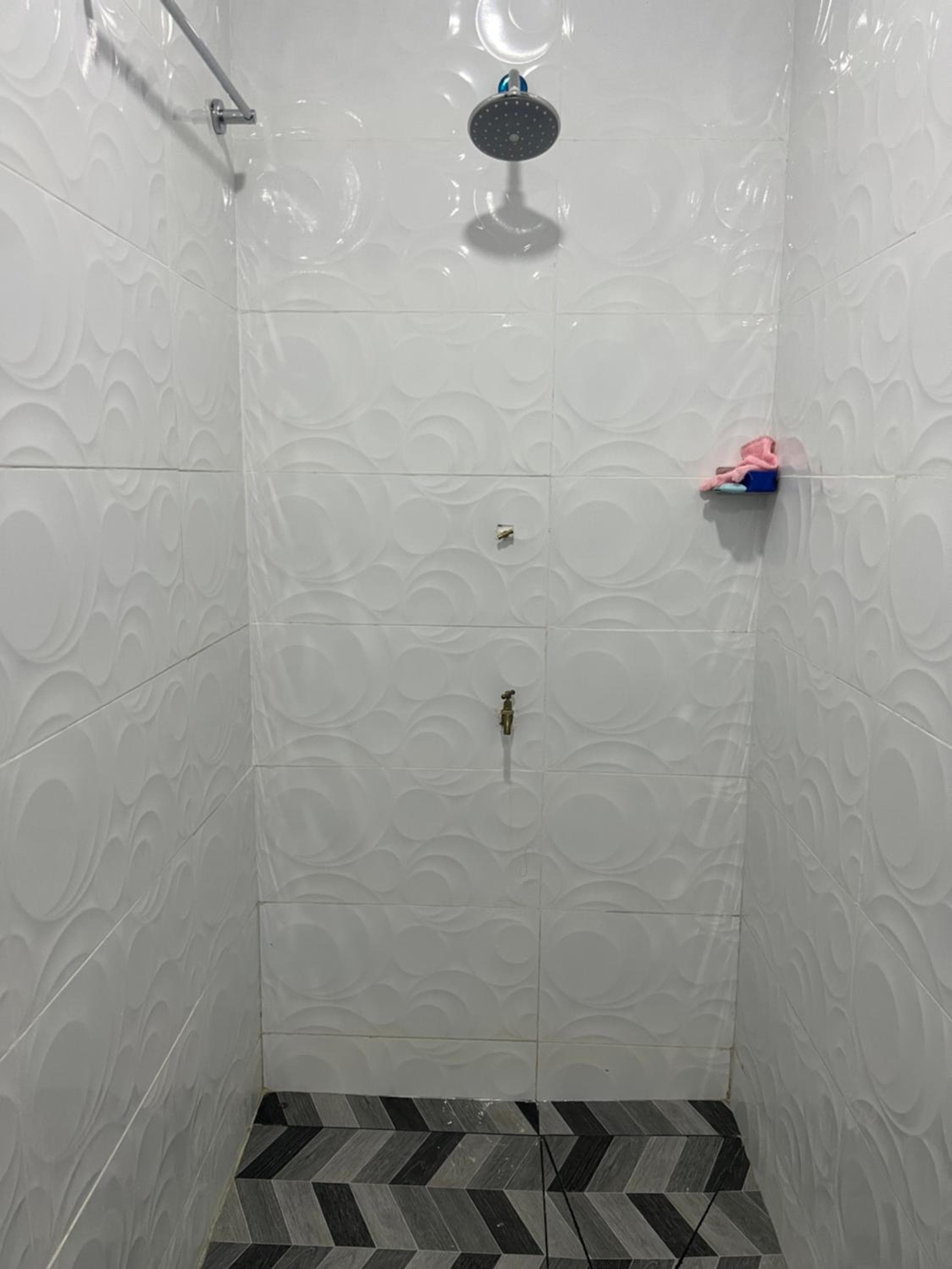 SRH APARTMENT- entire 1 bedroom unit with a kitchen & a bathroom - Walking distance to stores & supermarkets - Nadi International Airport is 3km's away property photograph