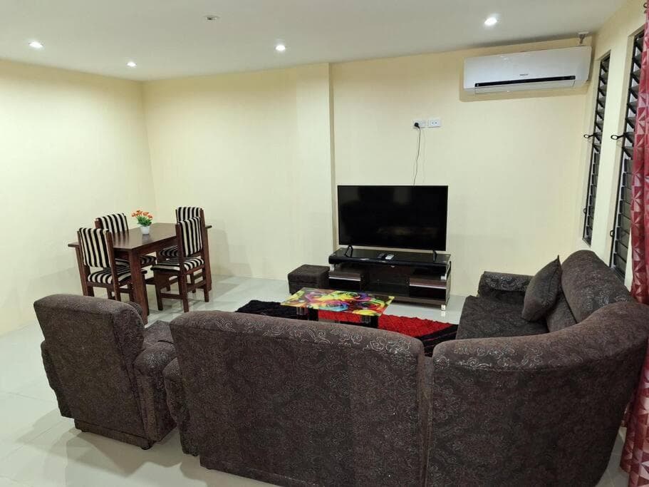 Stunning Two-Bedroom: Perfect Home Away from Home property photograph