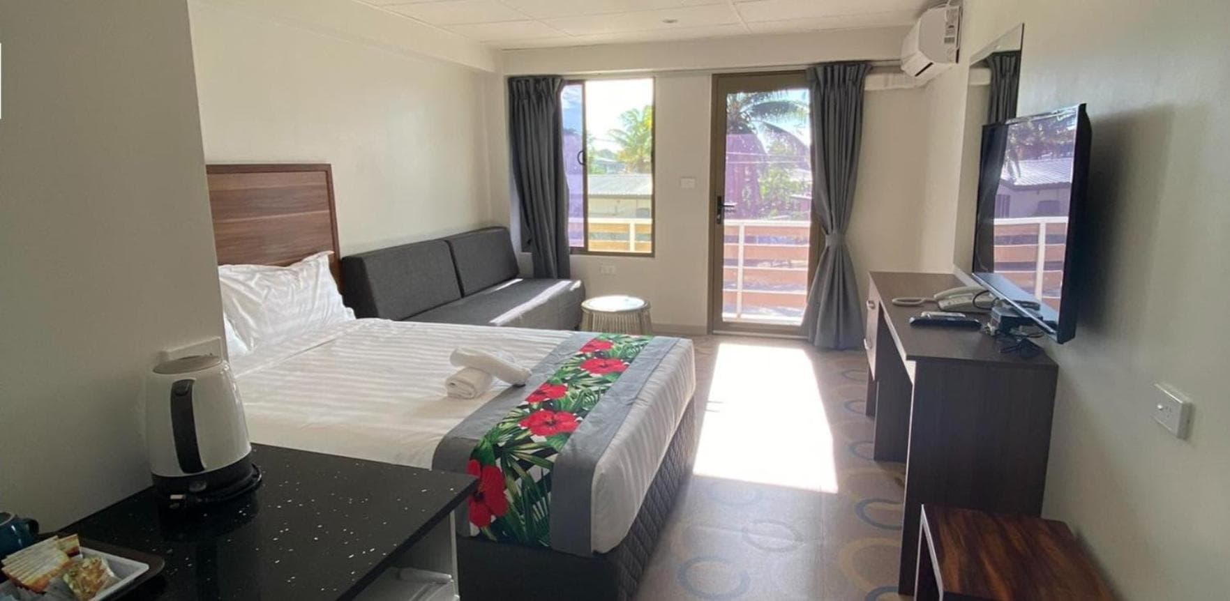 Vualiku Hotel & Apartments property photograph