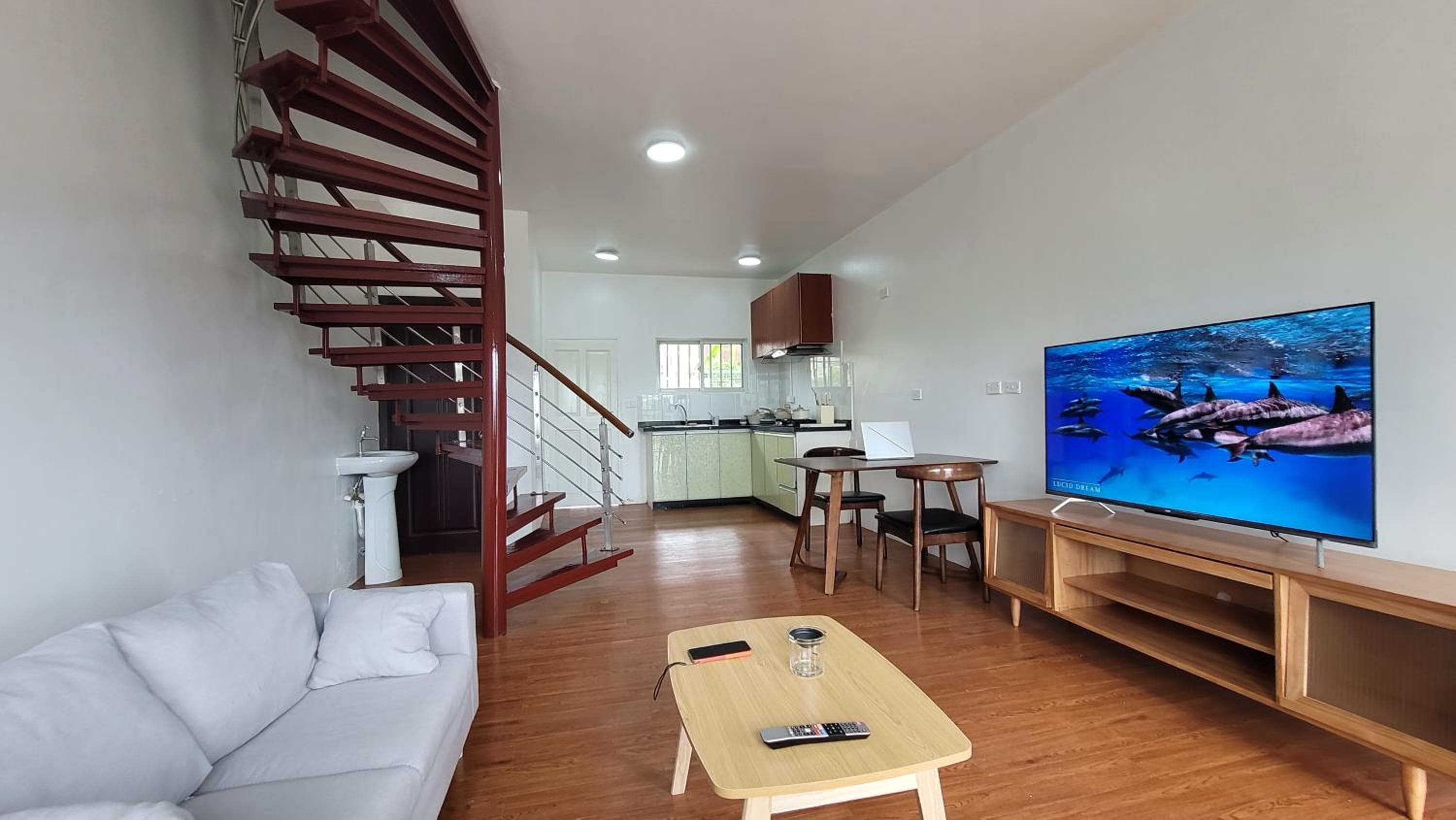 Easy Apt property photograph