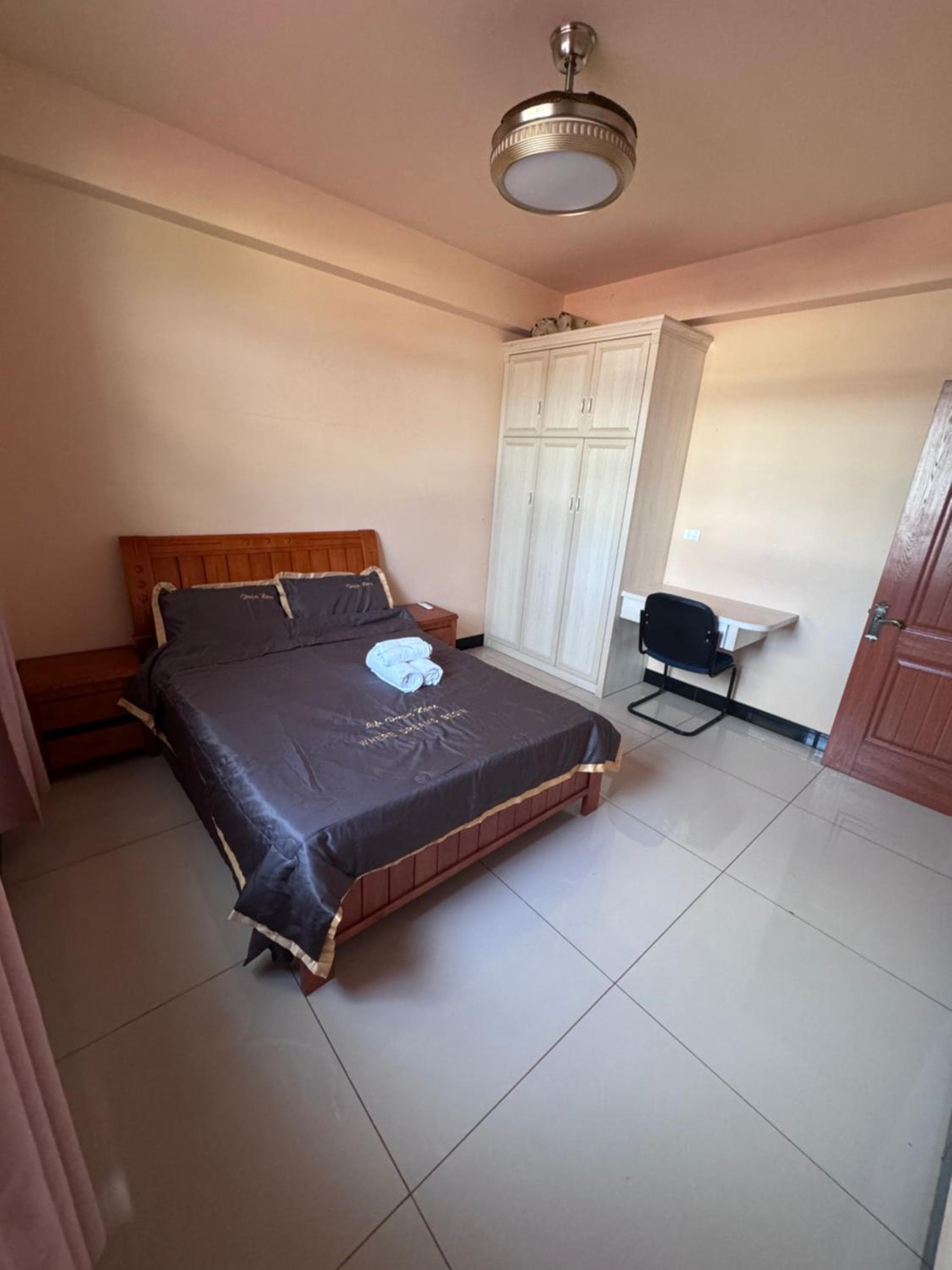 puipuiloft Two-room suite with separate kitchen and bathroom property photograph