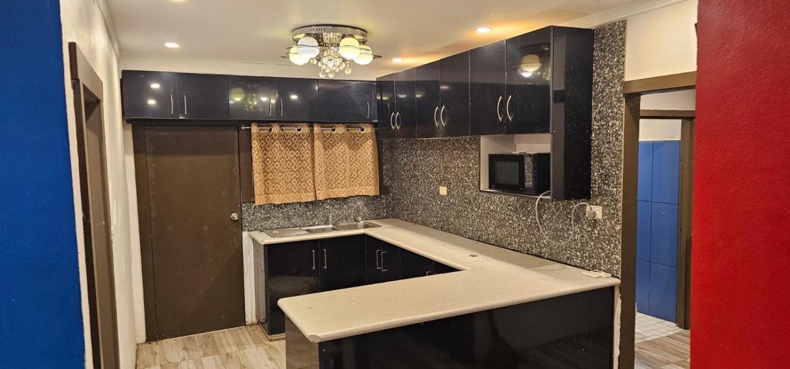 Racecourse Apartment property photograph