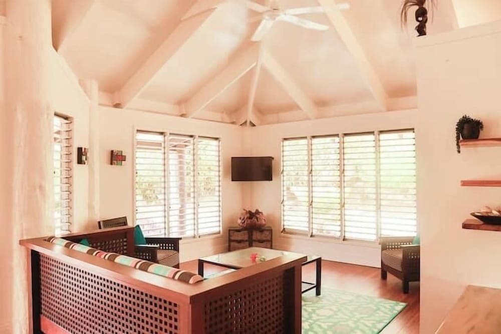 Vale Oasis property photograph
