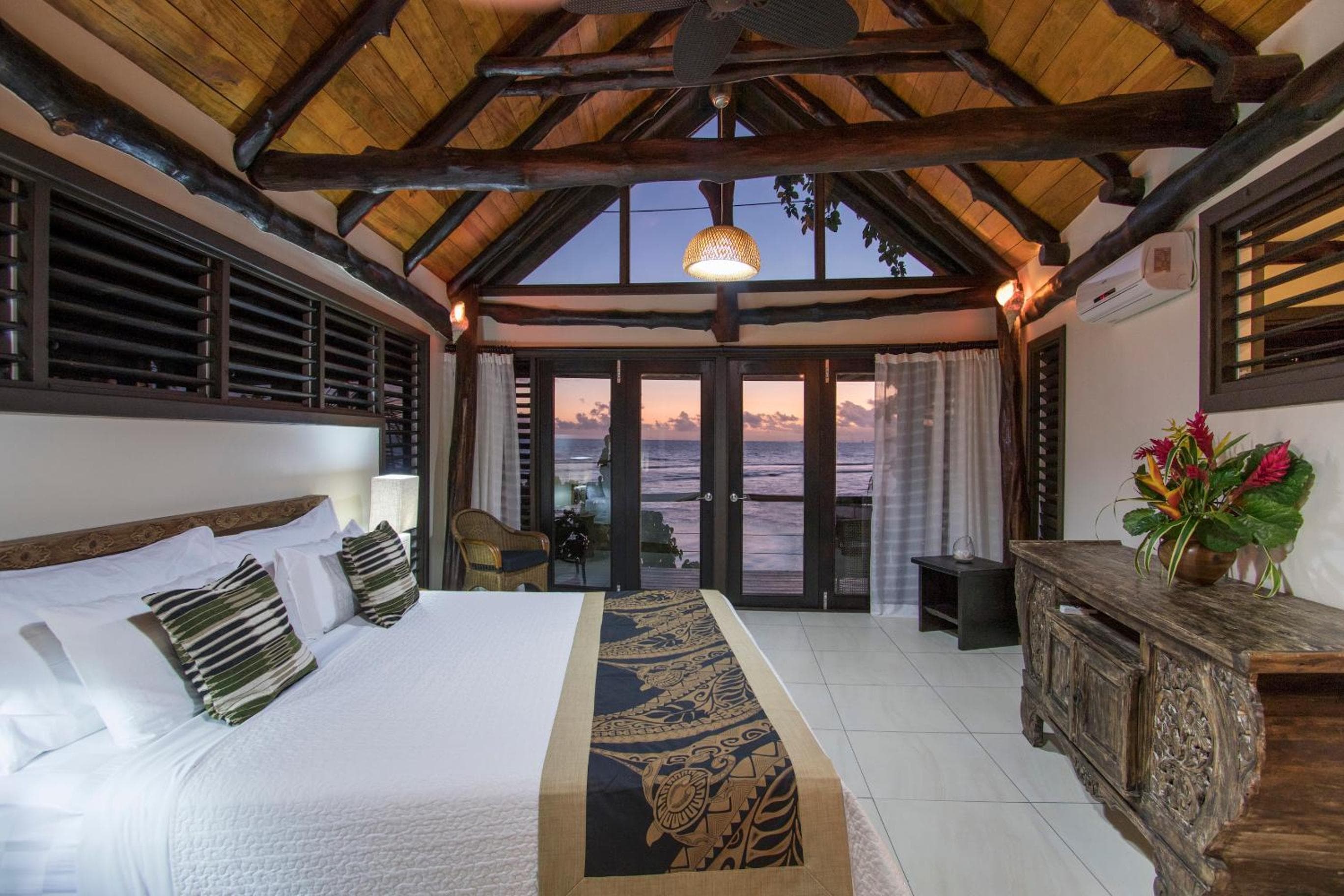 Grand Oceanfront Villa (Garden View Pool) at Savasi Island Resort