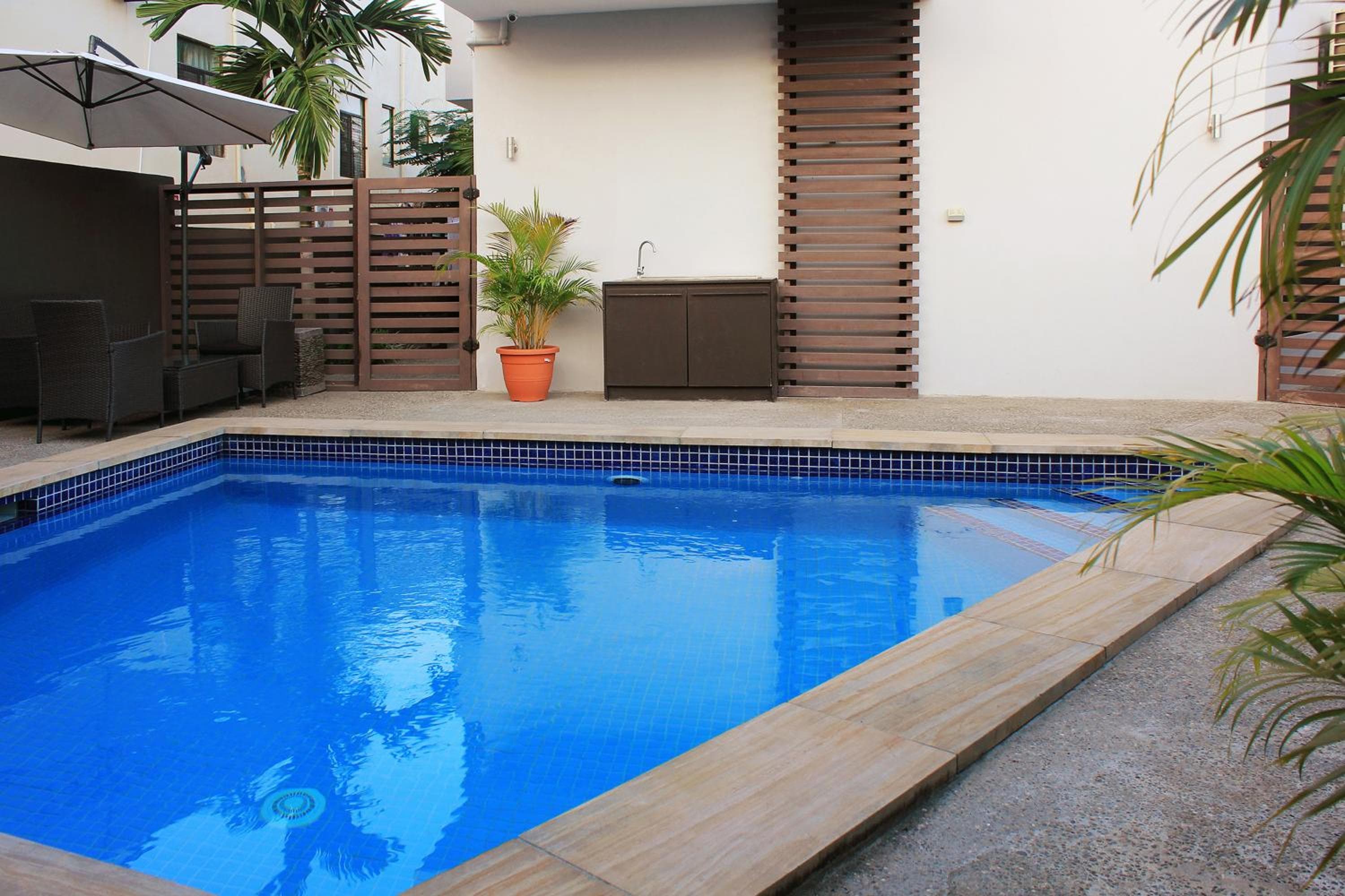 Two-Bedroom Apartment at GreyStone Apartments