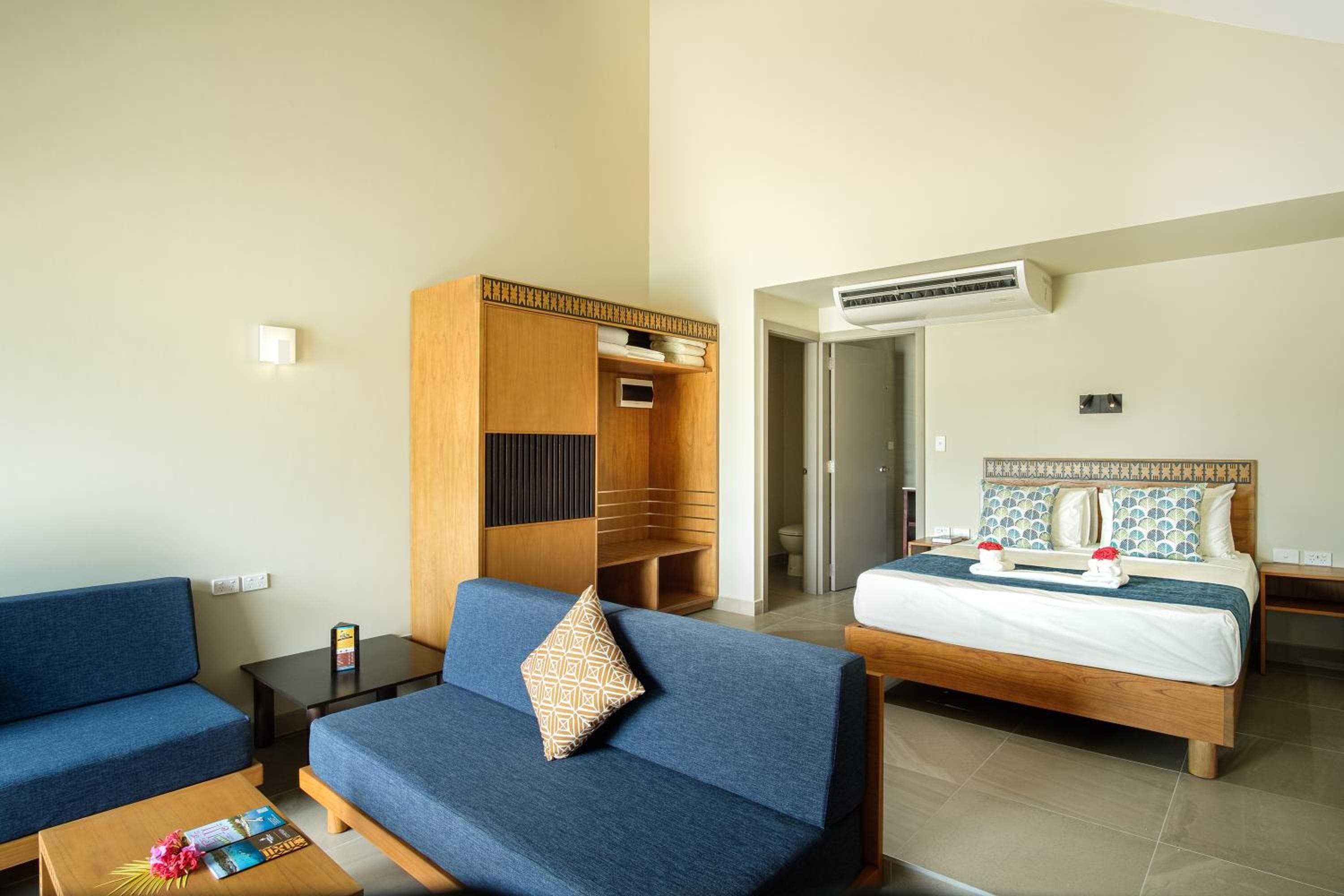 Beachfront Hotel Room at Plantation Island Resort