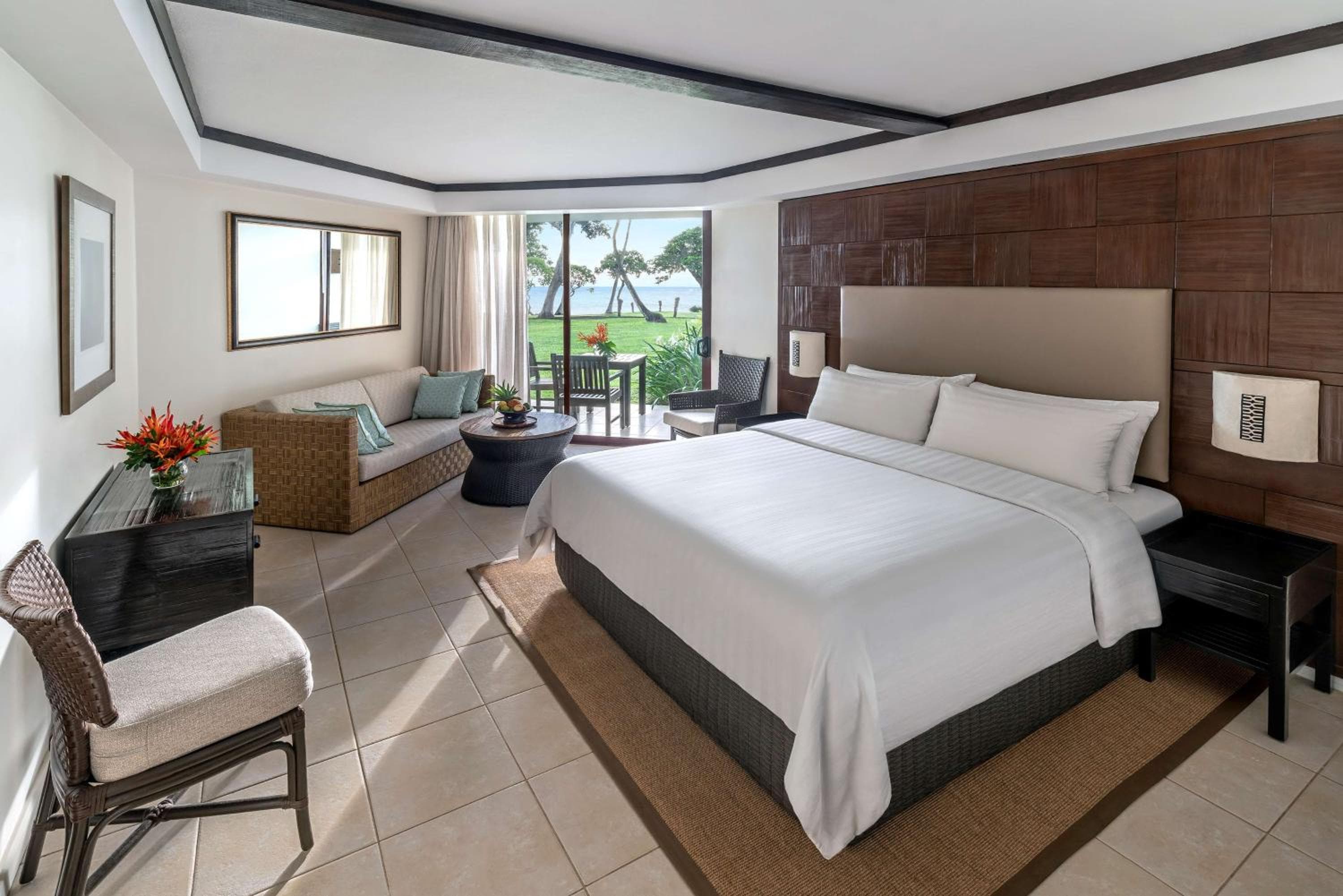Ocean Terrace King Room at Shangri-La Yanuca Island, Fiji