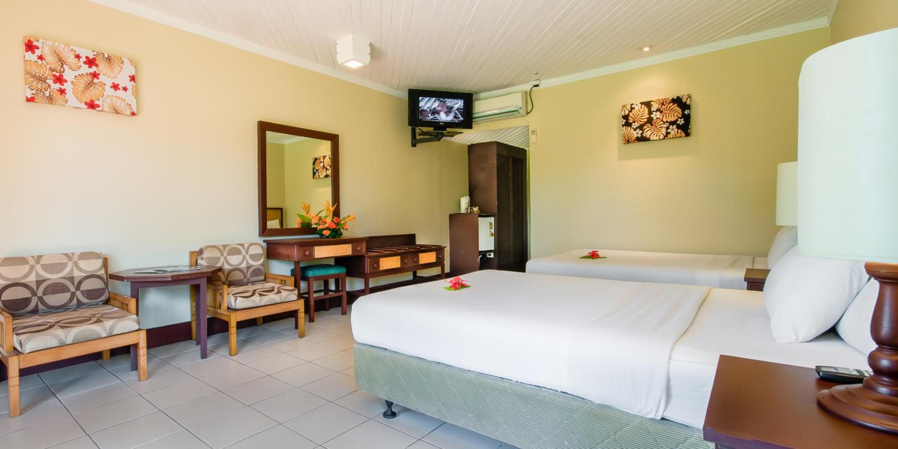 Superior Twin Room at Tanoa Skylodge Hotel