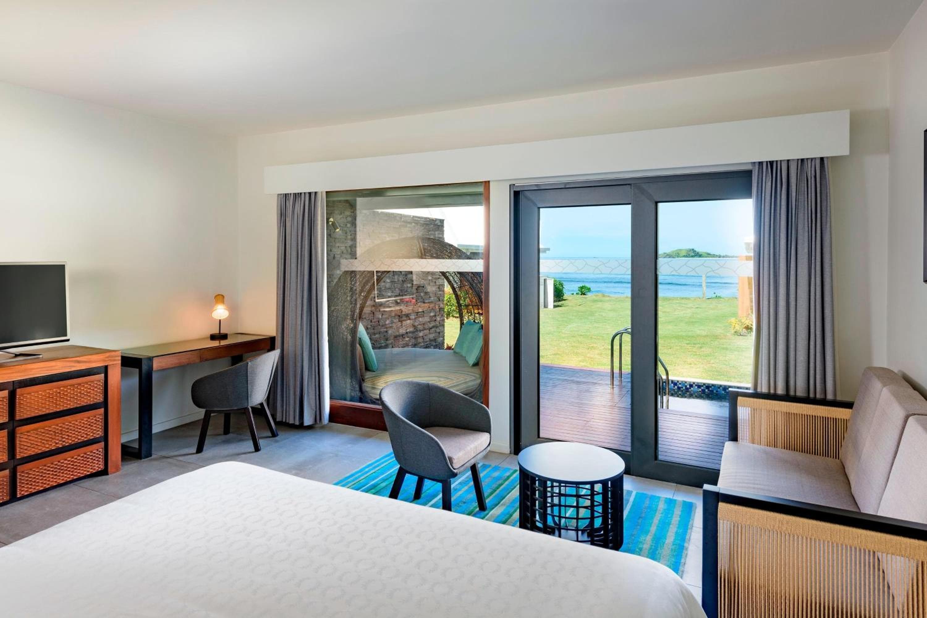Island View Plunge pool, Larger Guest room, 1 King - Adults Only at Sheraton Resort & Spa, Tokoriki Island, Fiji