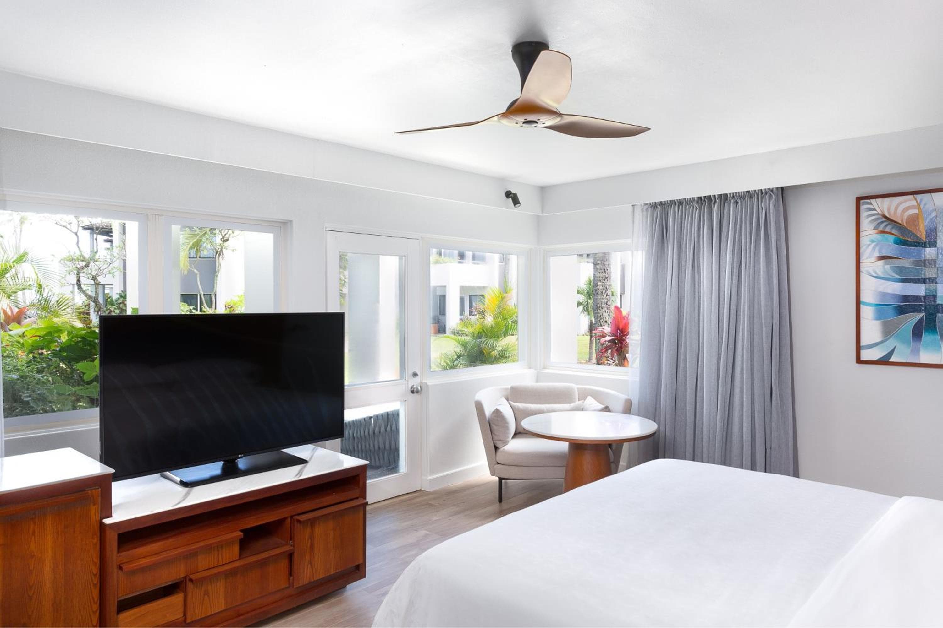 Ocean View, Guest room, 1 King at Sheraton Fiji Golf & Beach Resort