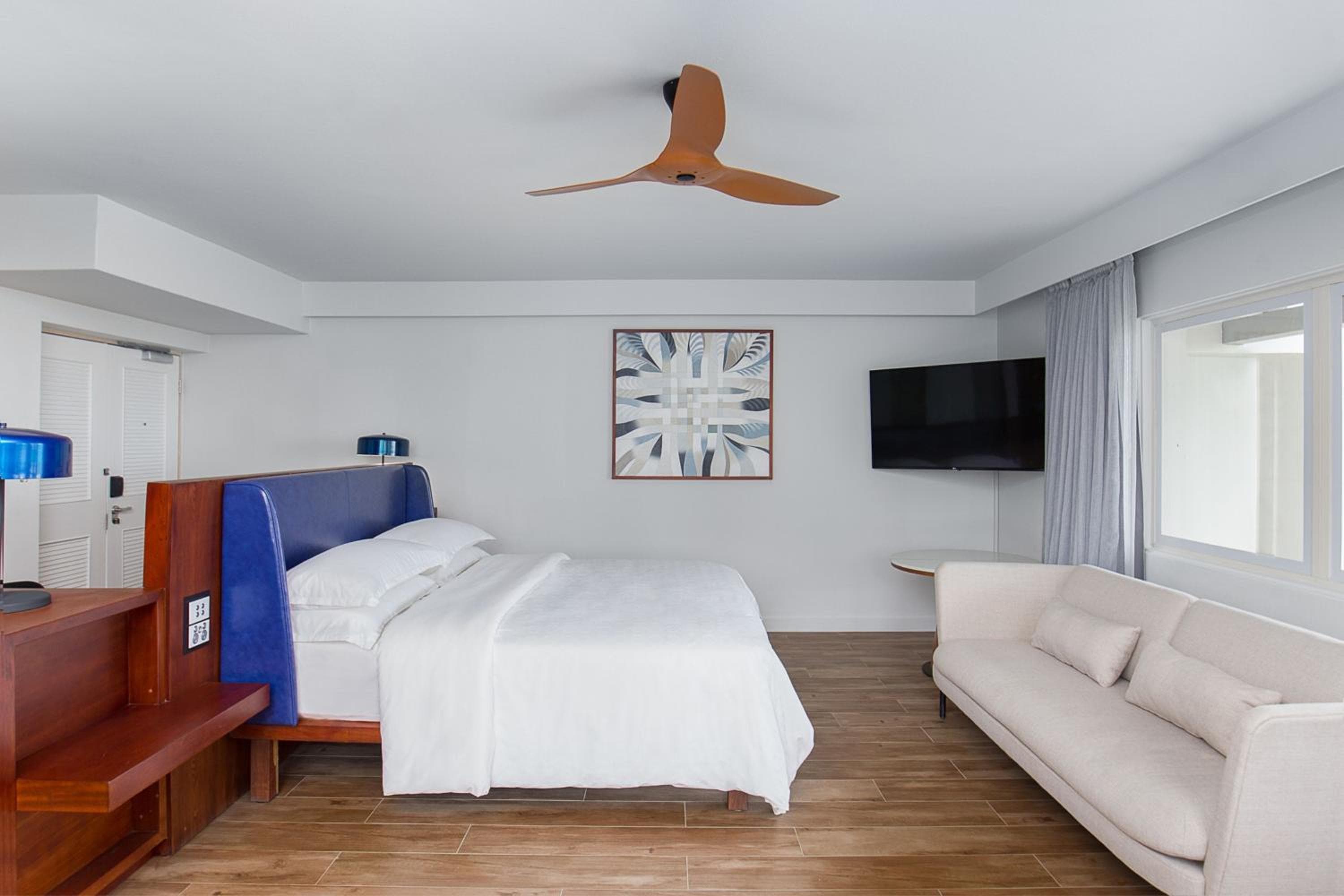 Larger Studio, 1 King, Oceanfront at Sheraton Fiji Golf & Beach Resort
