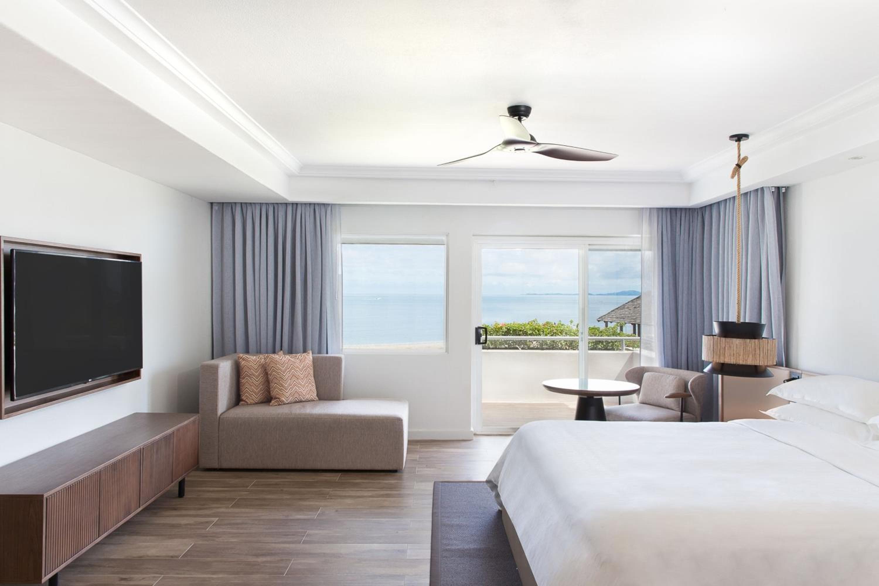 1 Bedroom Presidential Suite, 1 King, Oceanfront at Sheraton Fiji Golf & Beach Resort