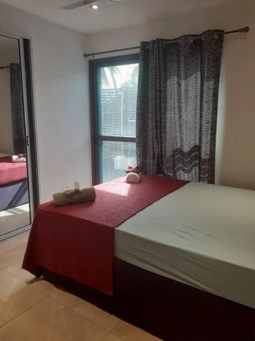 Three-Bedroom House at Entire 3 bedroom Fully Furnished House, 6 Guests