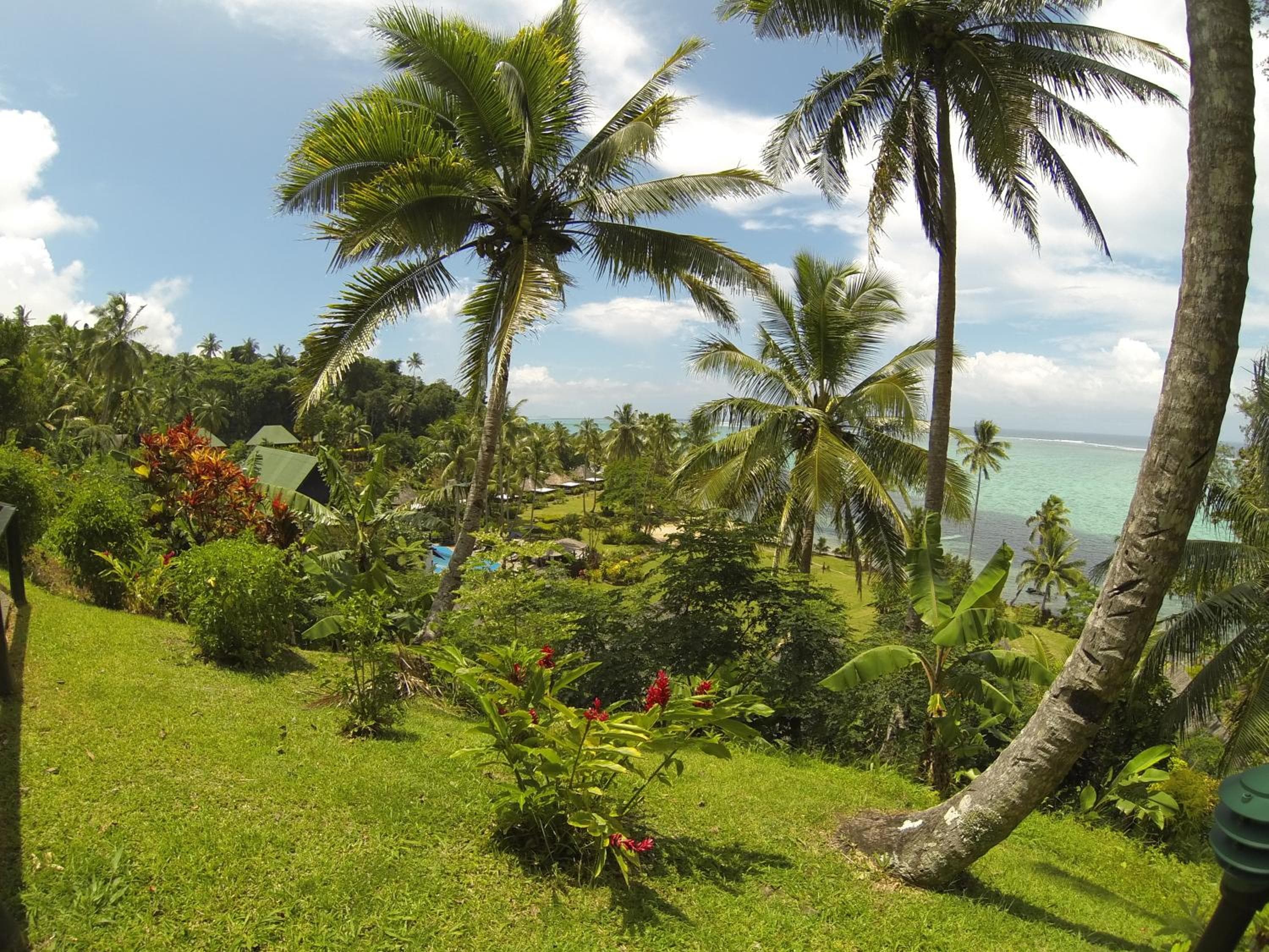 Deluxe Sea-view Bure at Crusoe's Retreat - Family Friendly