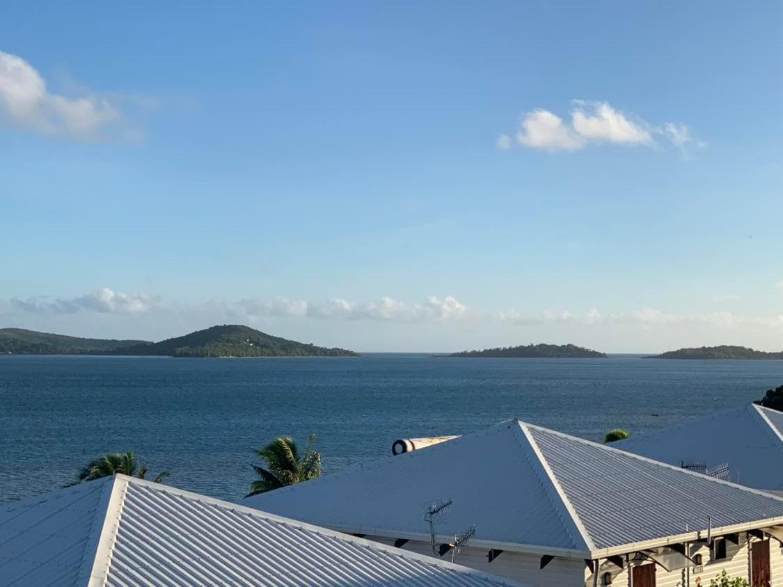 Deluxe Triple Room with Sea View at Dua Dua Beach Resort
