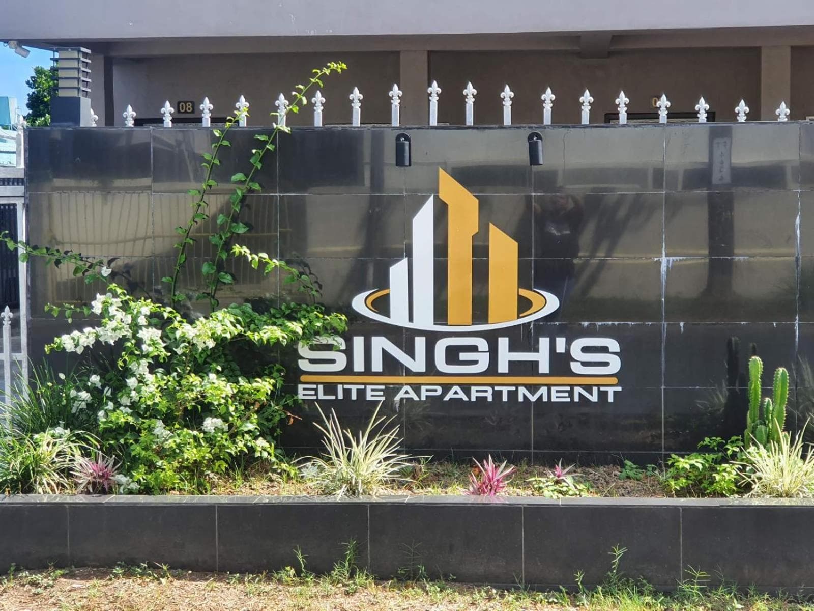 Deluxe Apartment at Singhs elite apartment
