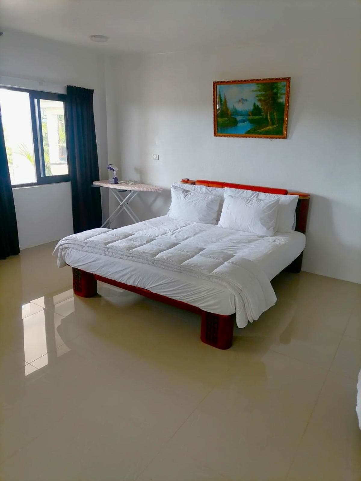 Two-Bedroom Family Apartment at White Diamond Apartments