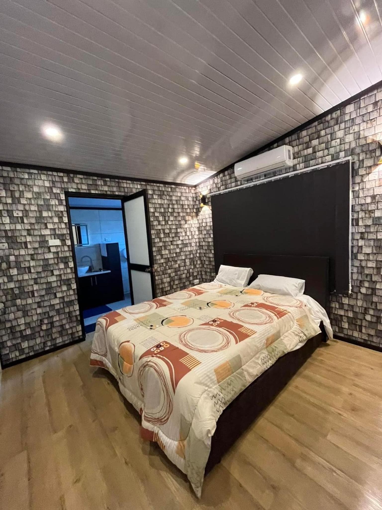 Three-Bedroom Apartment at Perfect Property Apartments