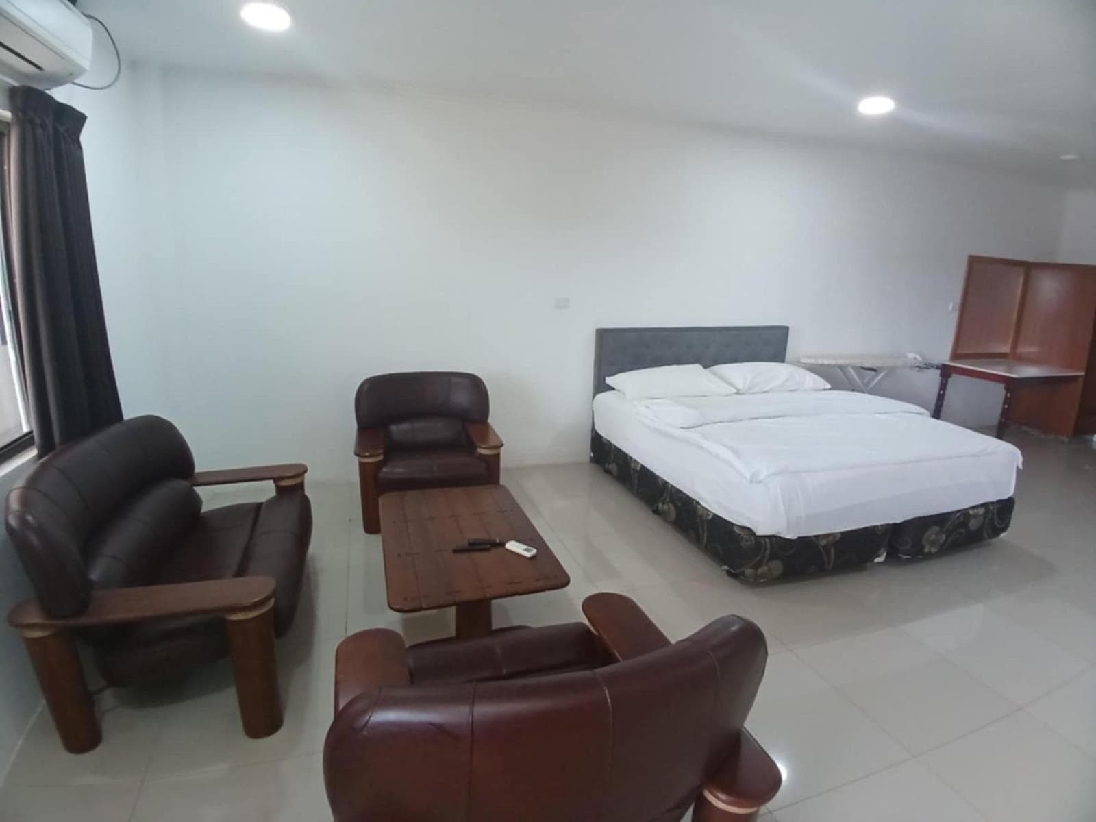 Deluxe Apartment at White Diamond Apartments