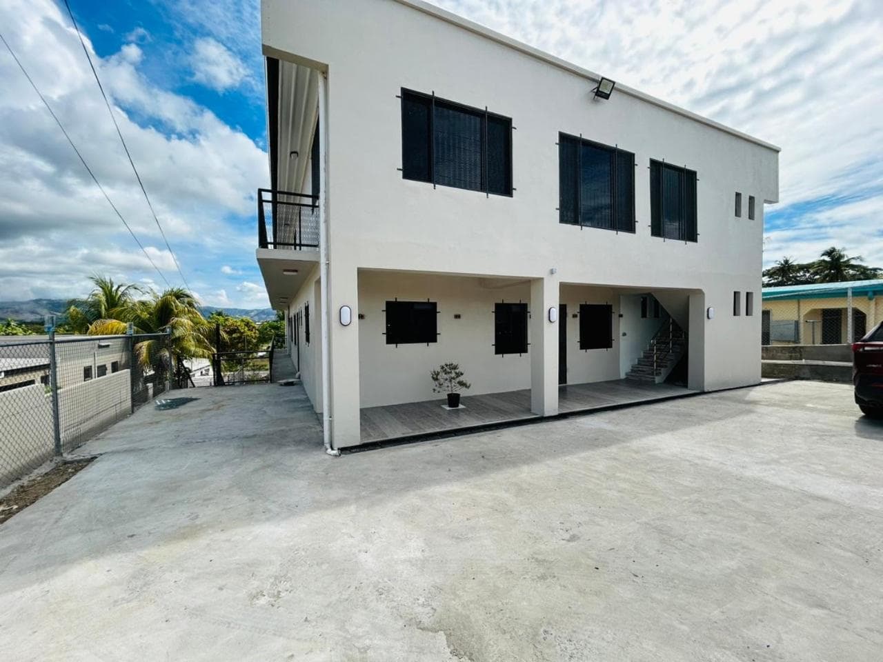 Two-Bedroom Deluxe Apartment with Garden View at VNZ Luxury Apartment