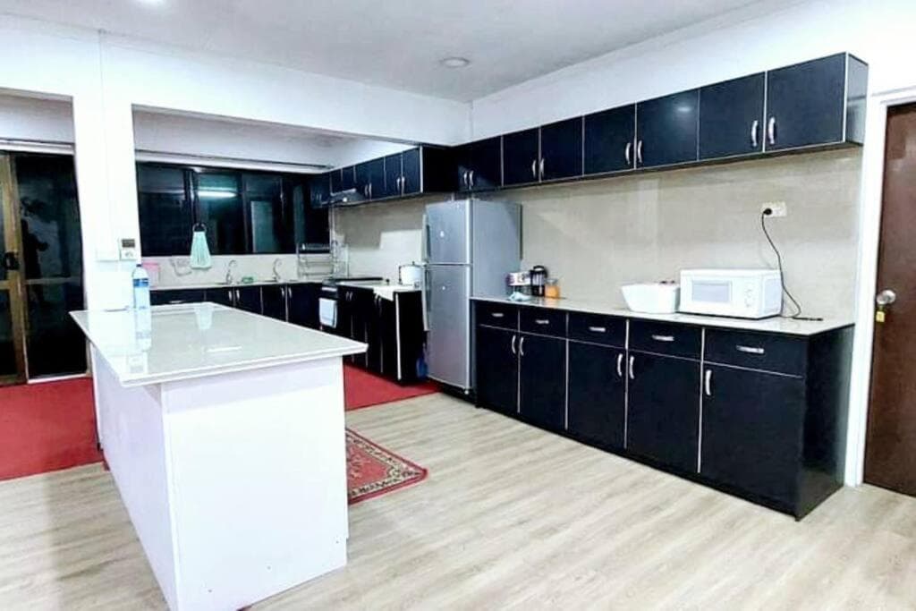 Three-Bedroom House at Shuhil Holiday Home
