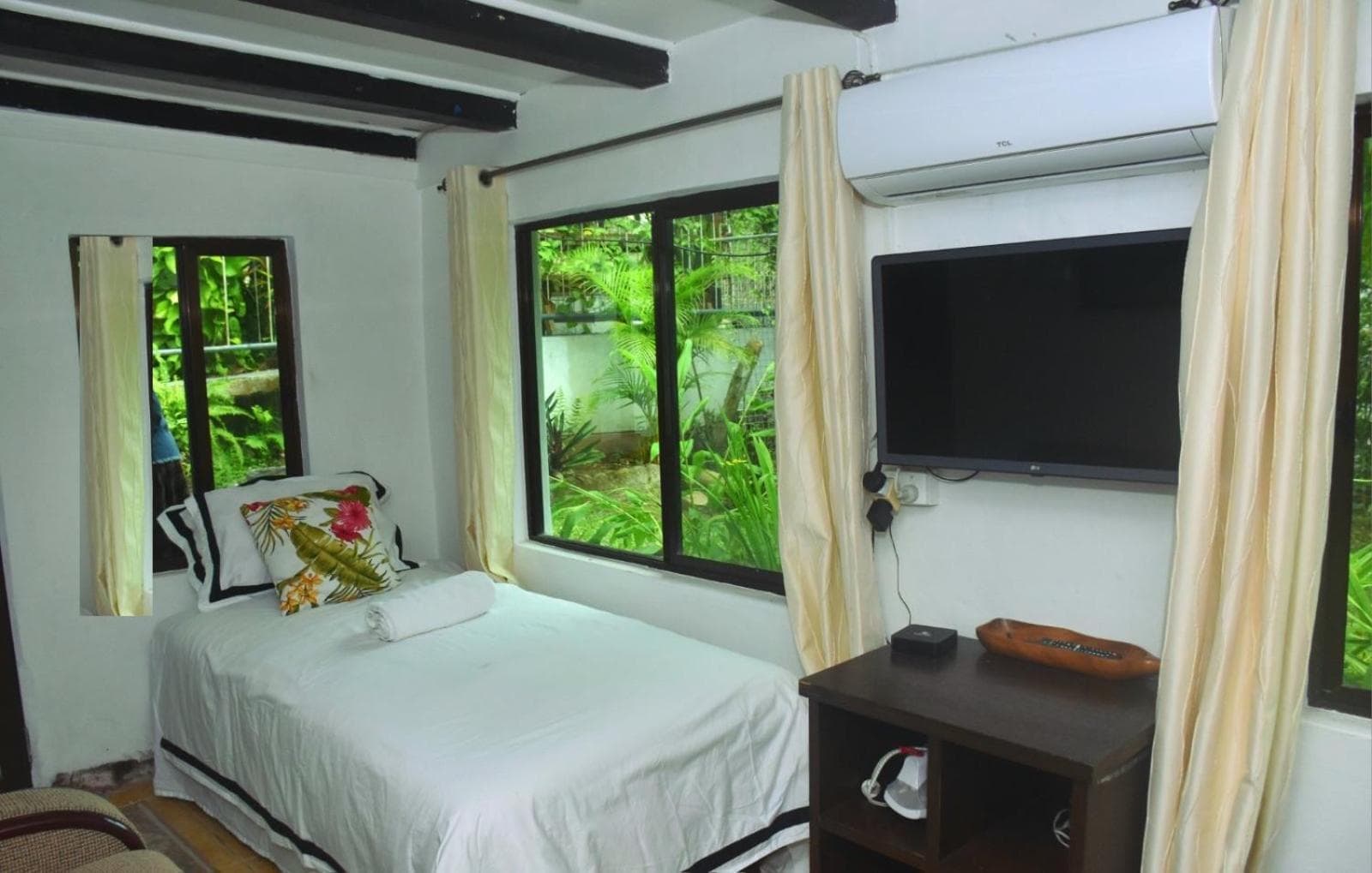 One-Bedroom Apartment at Marys Cottage