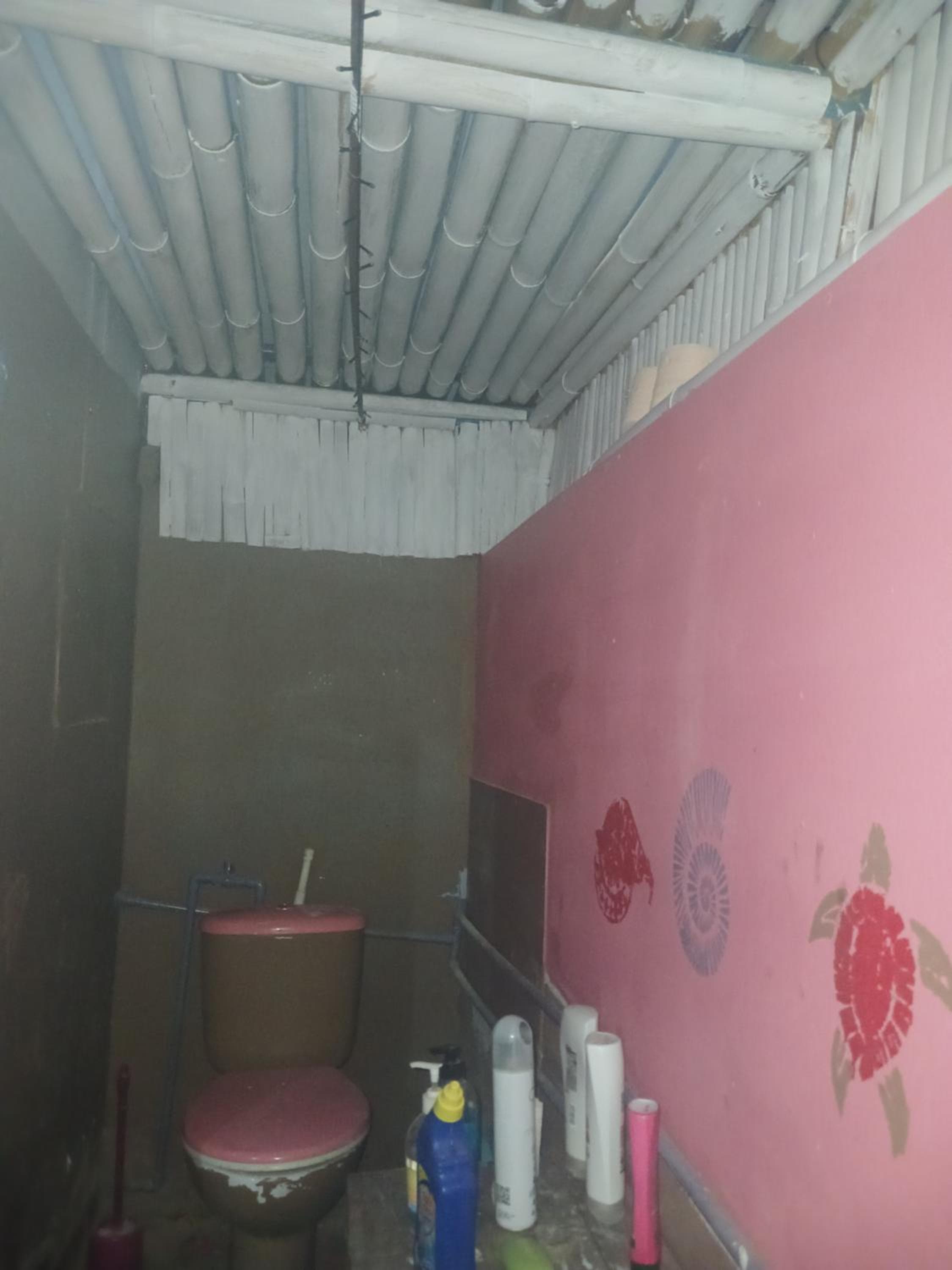Bed in 8-Bed Mixed Dormitory Room at SeaSide HomeStay and Airport Shuttle