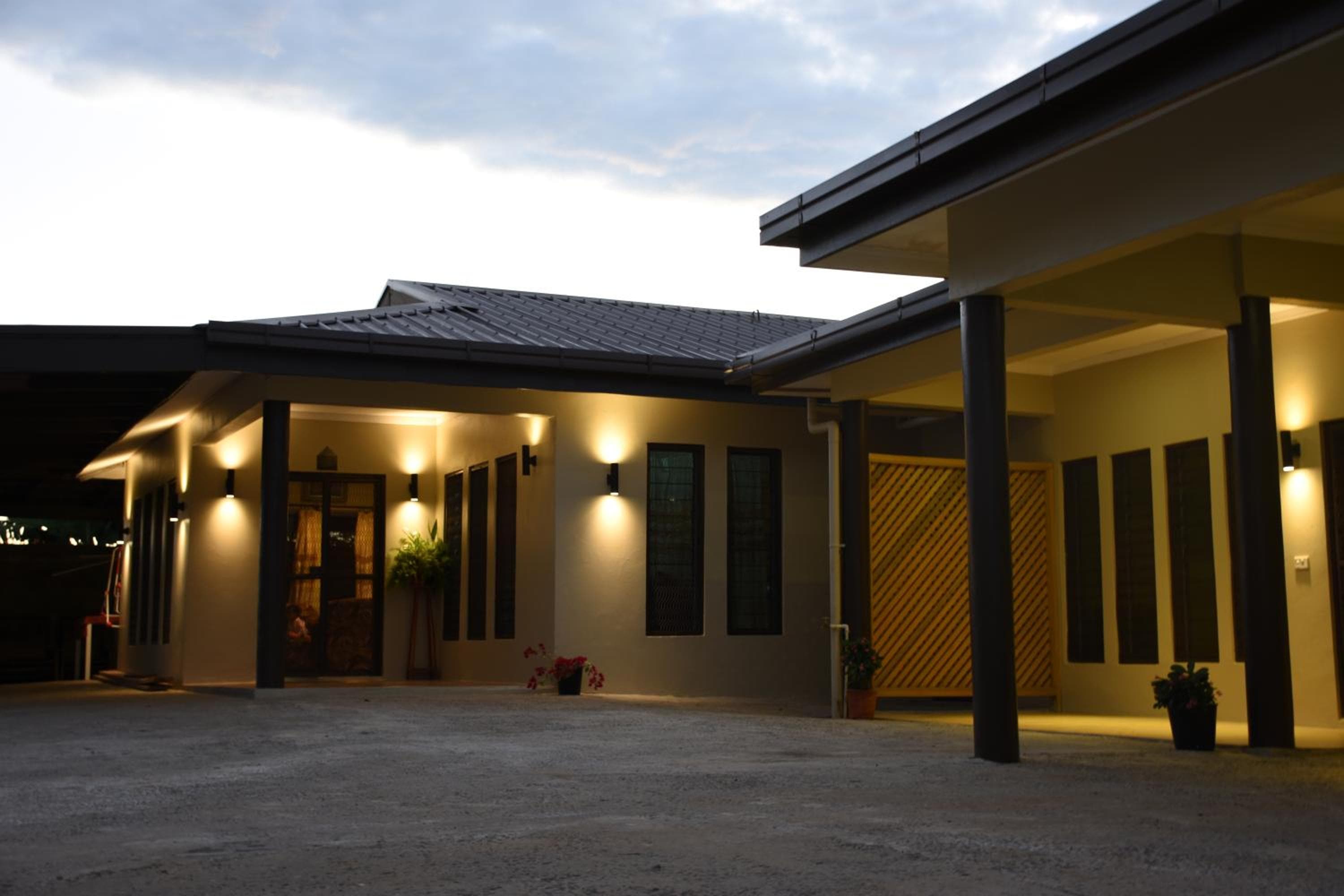 Single Bed in Mixed Dormitory Room at Westfield Homestay Fiji