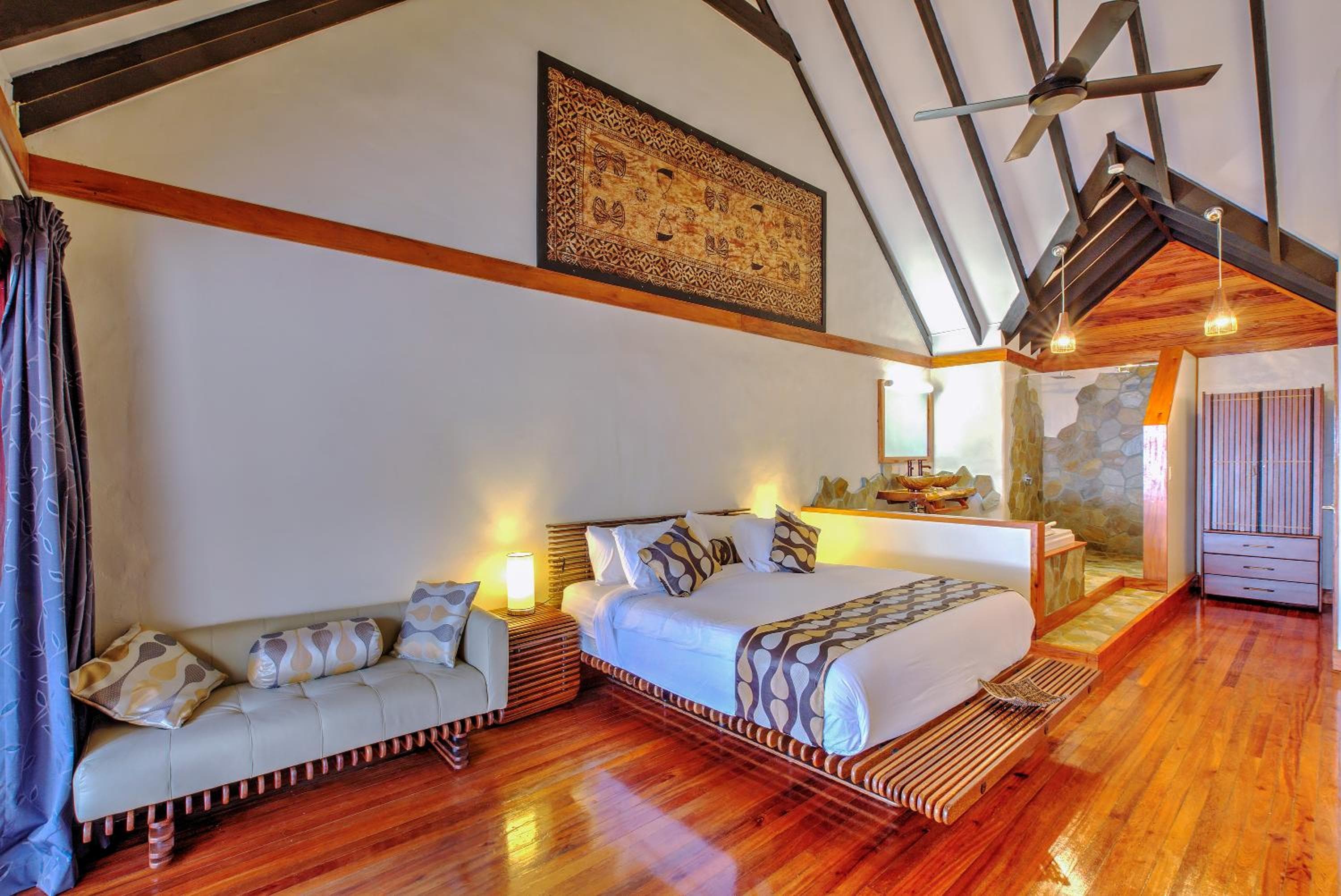 King Room with Sea View at Maui Palms