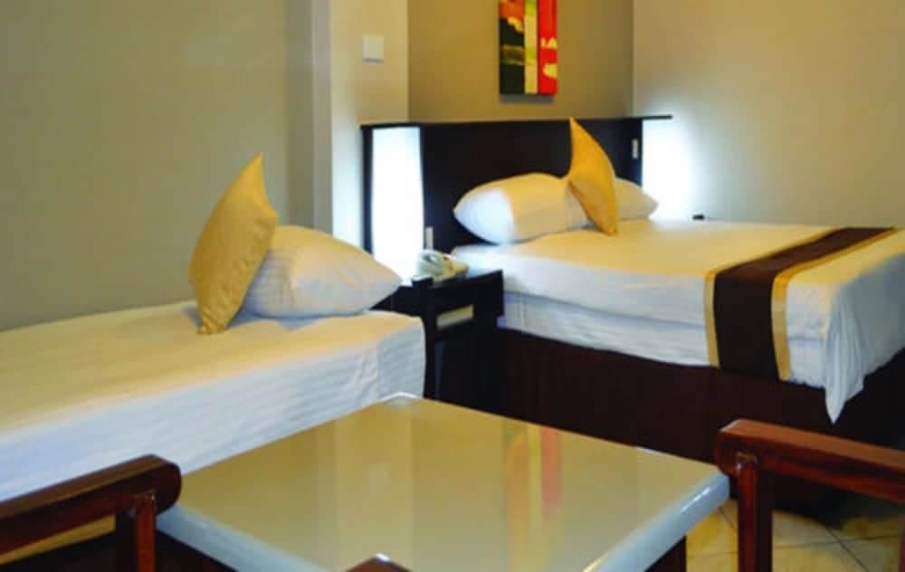 Deluxe Room at Peninsula International Hotel