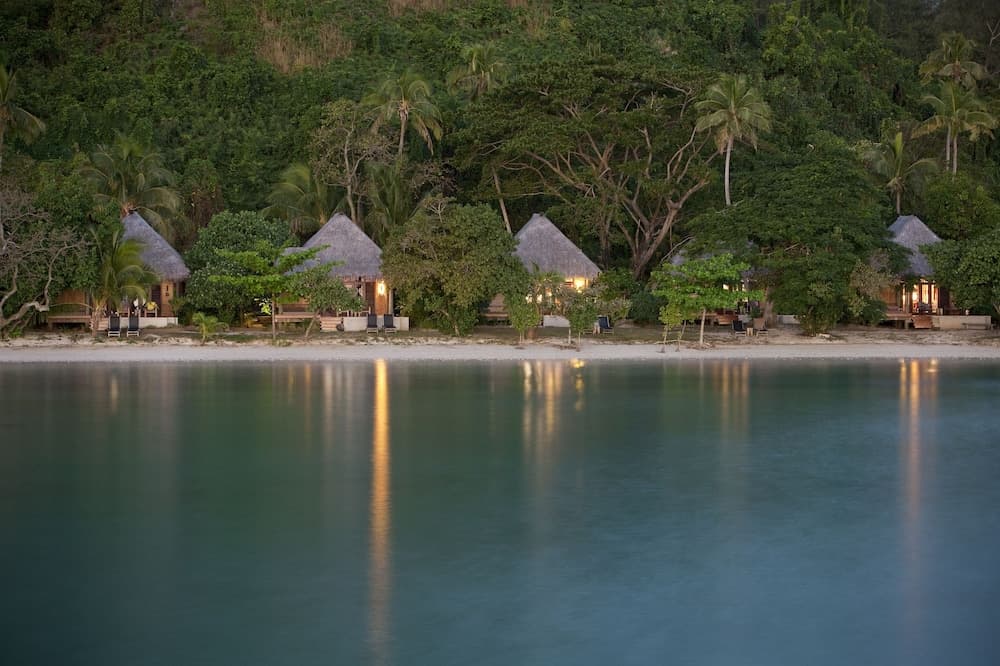 Deluxe Beachfront Bure at Likuliku Lagoon Resort - Adults Only