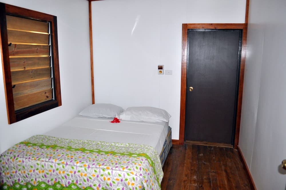 Beach Front Room, Private Bathroom at Ratu Kini Backpackers & Dive Resort
