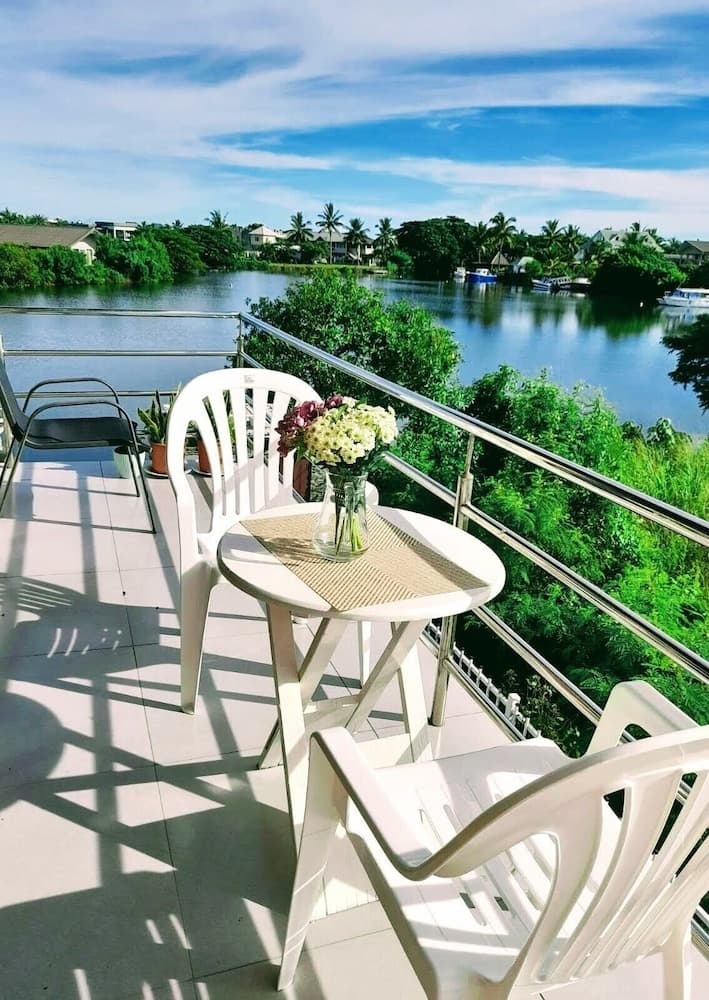 Apartment, 3 Bedrooms, Bay View, Beachfront at Waterfront Sunset Apt Fantasy Island