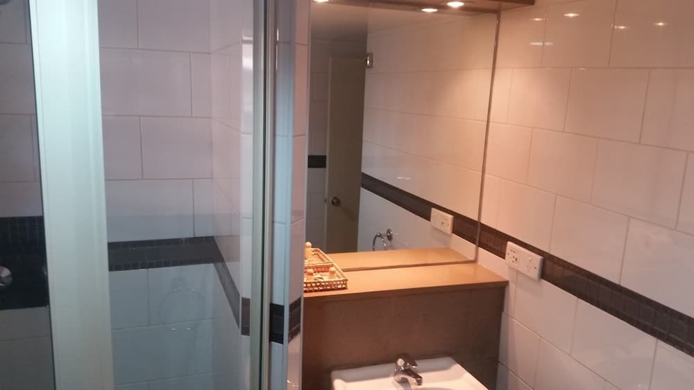 Hillcrest Standard Room at Peninsula International Hotel