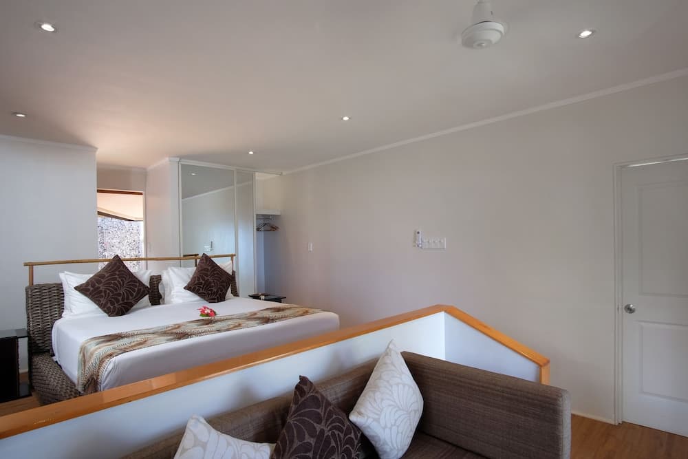 Superior Villa, Jetted Tub (Interconnecting rooms) at Nanuya Island Resort