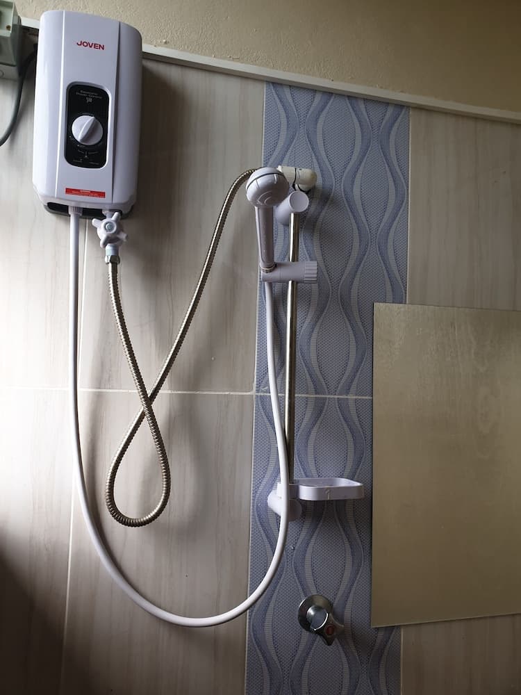 Budget Single Room at Bay View Barbers Lodge
