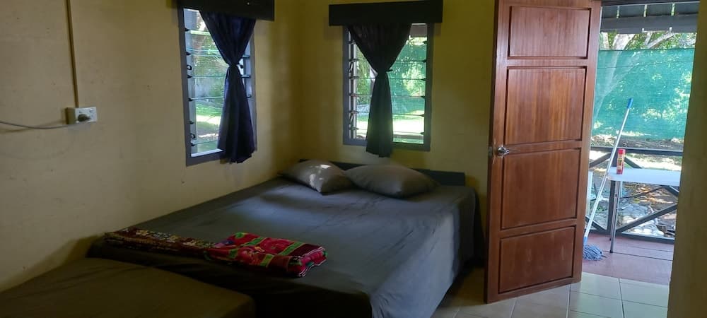 Comfort Triple Room, Mountain View at Outback Retreat Hotel Fiji