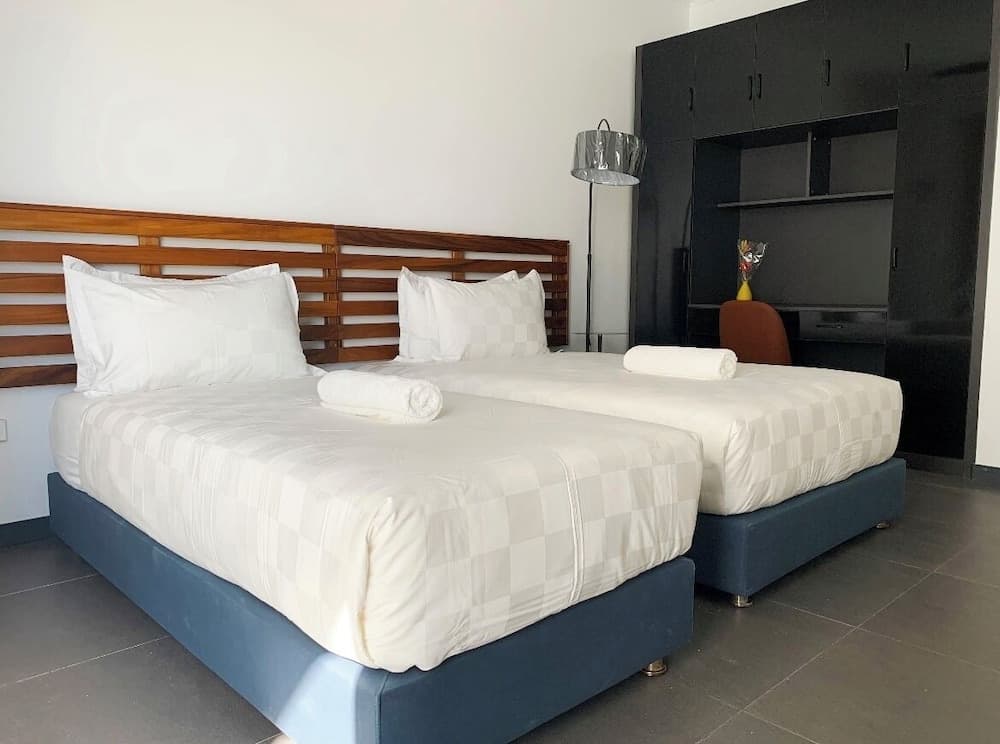 Superior Villa, 5 Bedrooms, Lake View, Garden Area at Lake Side Deluxe Villa