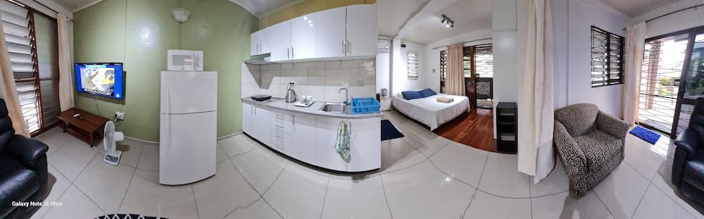 Deluxe Studio Suite, 1 Double Bed, Balcony, Courtyard View at Axis Apartments