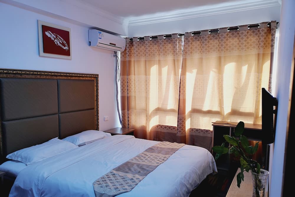 Deluxe Room, 1 Queen Bed, Non Smoking at City Apartment