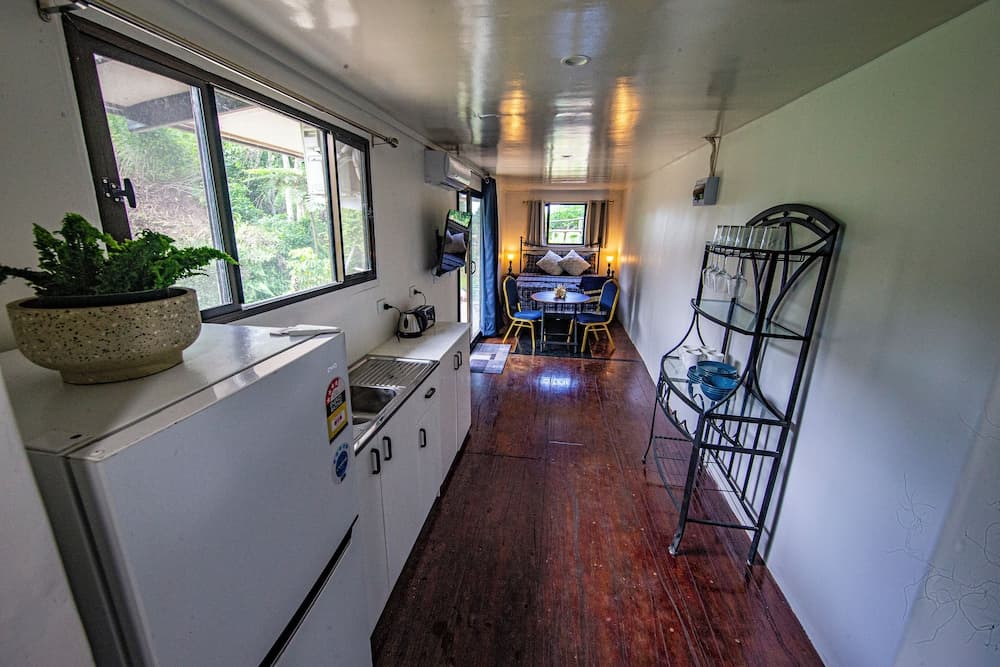 Basic Room at Maui Creek Bures