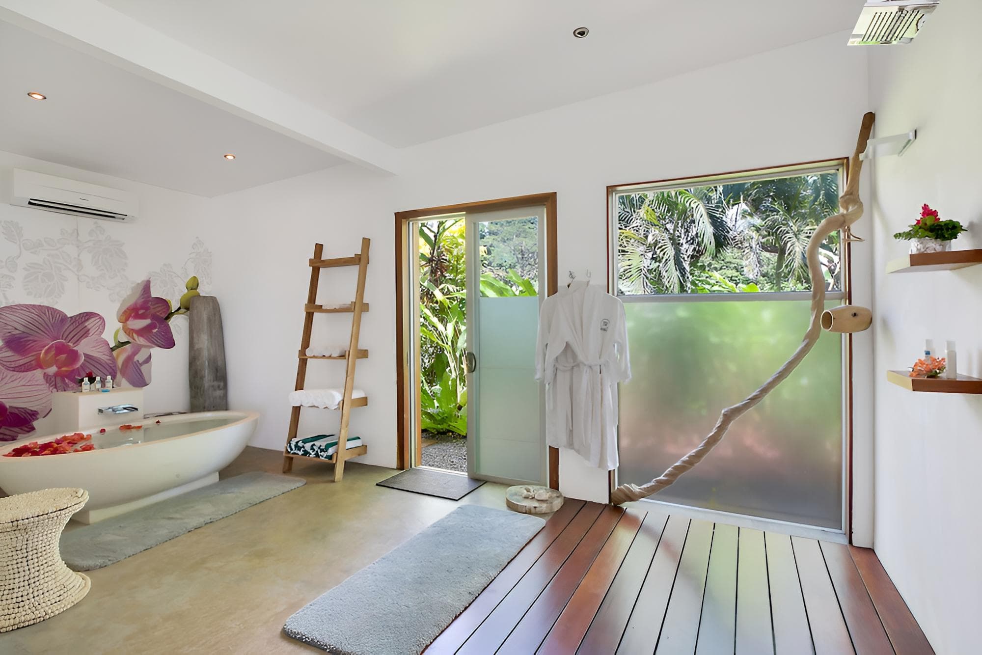 Deluxe Beachfront Villa at Tides Reach Resort