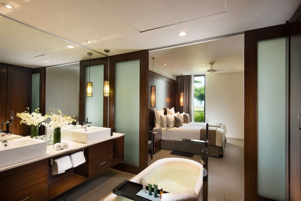 Room, 1 Bedroom, Kitchenette, Garden View (Laundry) at Hilton Fiji Beach Resort and Spa