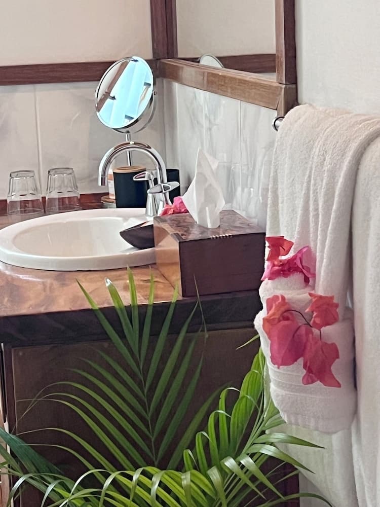 Deluxe Room (Levu) at Naveria Heights Lodge