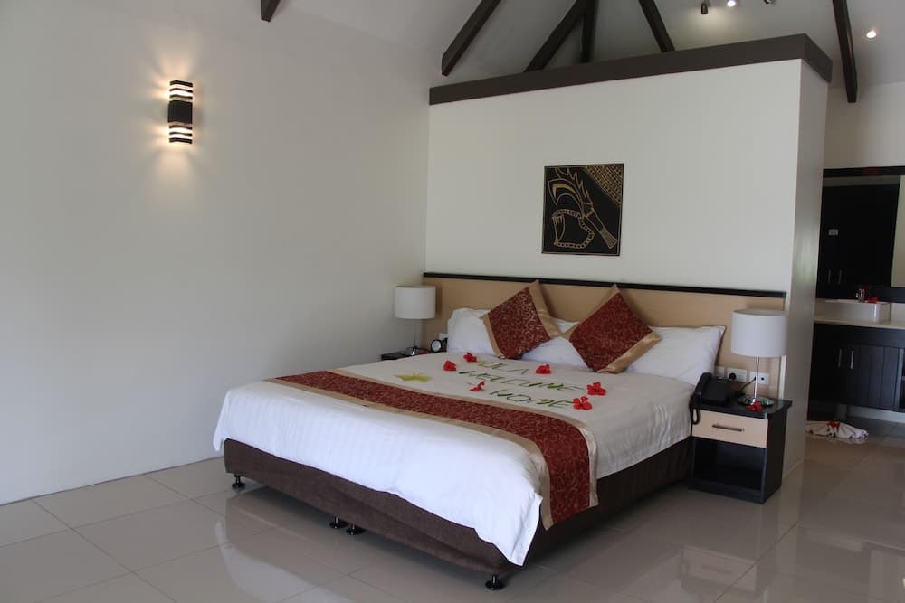 Hotel Suite at Landers Bay Resort & Spa Fiji - Adults Only