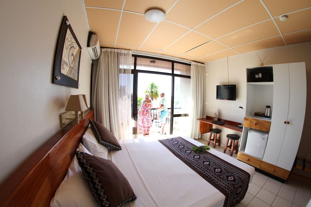 Oceanfront King or Twin Room with Balcony at Smugglers Cove Beach Resort and Hotel