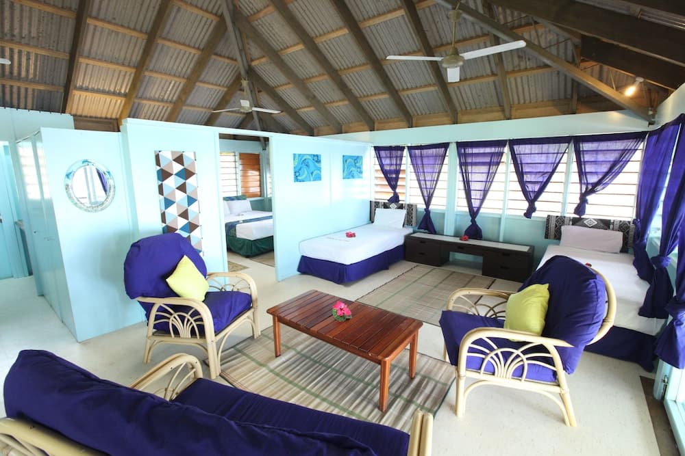One Bedroom Beachfront Bure at Funky Fish Beach & Surf Resort - Hostel