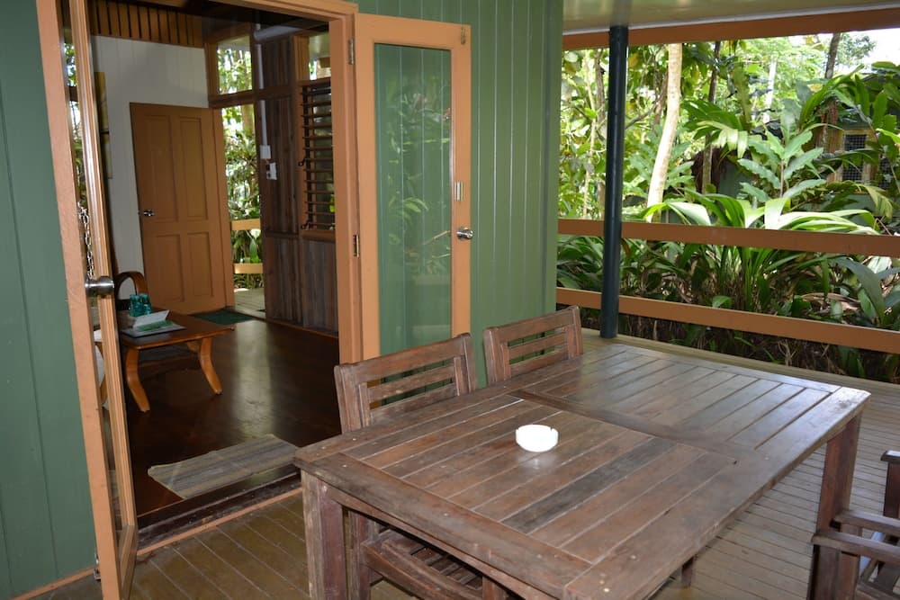 Rainforest Guest House Bure 1Q 4S at Rainforest Eco Lodge